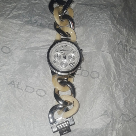 Michael kors watch - Picture 1 of 4